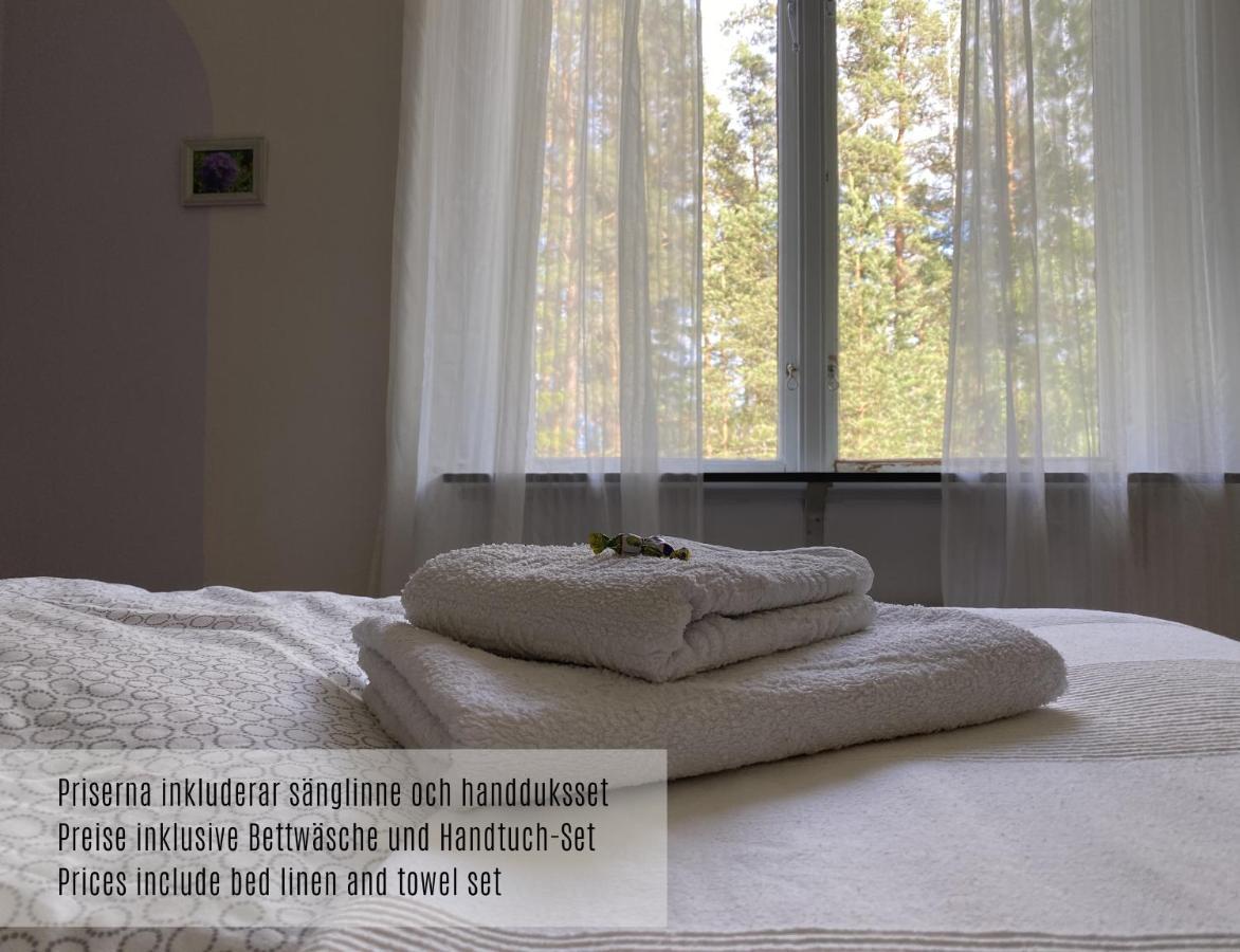 Villa Karlloesa - Bed And Breakfast Malilla Екстер'єр фото