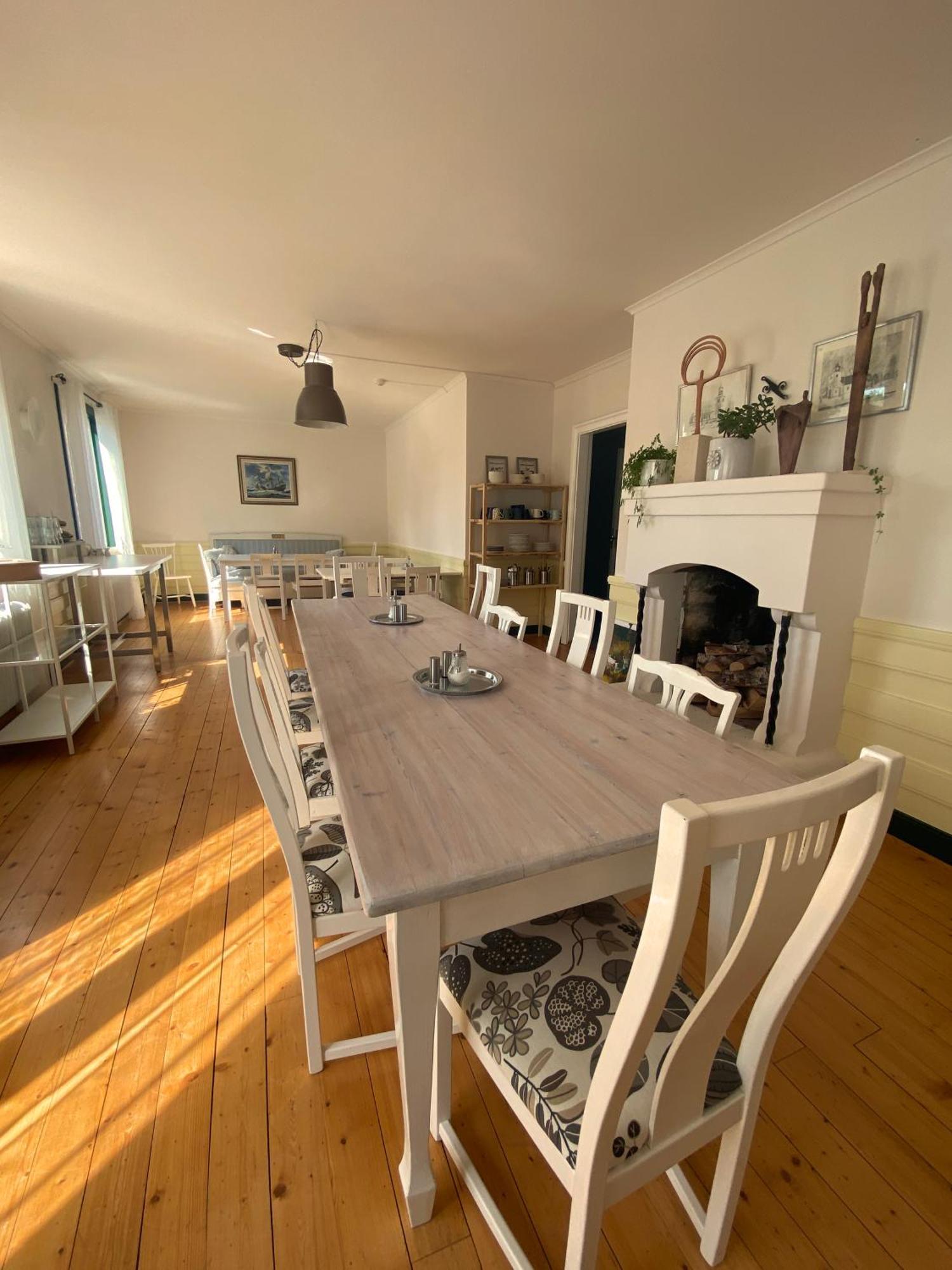 Villa Karlloesa - Bed And Breakfast Malilla Екстер'єр фото