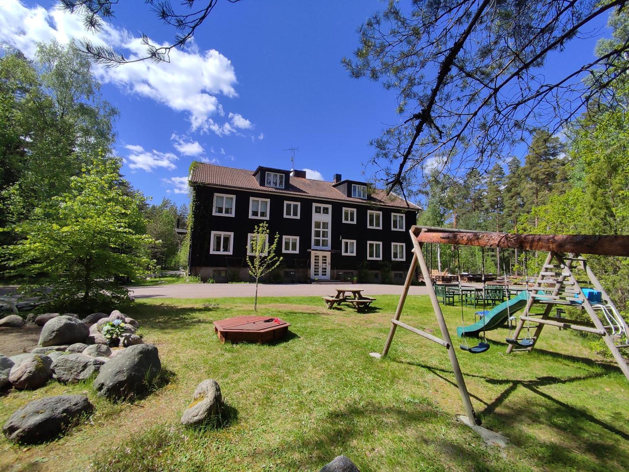 Villa Karlloesa - Bed And Breakfast Malilla Екстер'єр фото